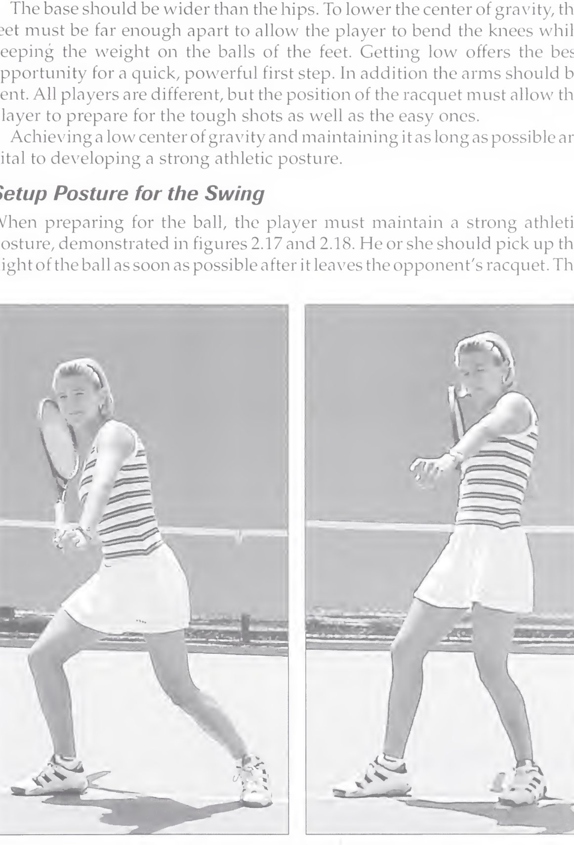 Hình 2.17: Monica Seles thị phạm tư thế đứng mở (Open Stance) nạp động năng hông.